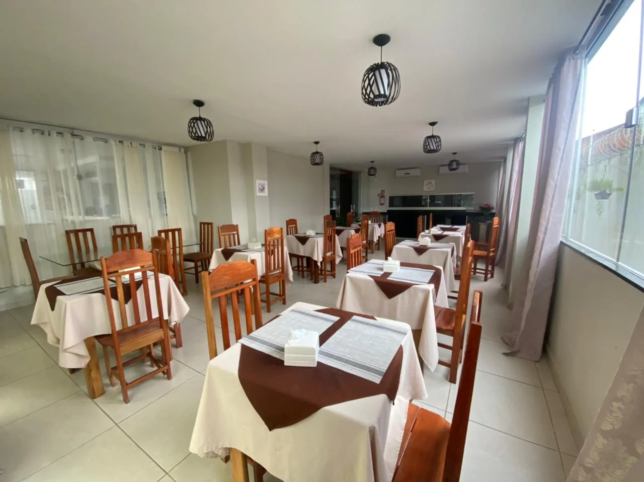Salão do restaurante do Gran Parada Hotel